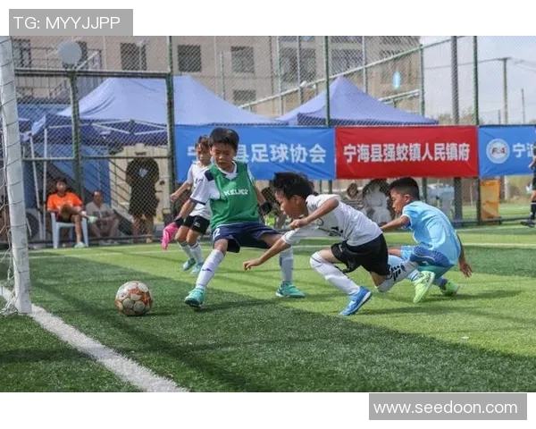 足球小将们在绿茵场上展现射门技巧的精彩瞬间与成长故事 足球小将们在绿茵场上展现射门技巧的精彩瞬间与成长故事